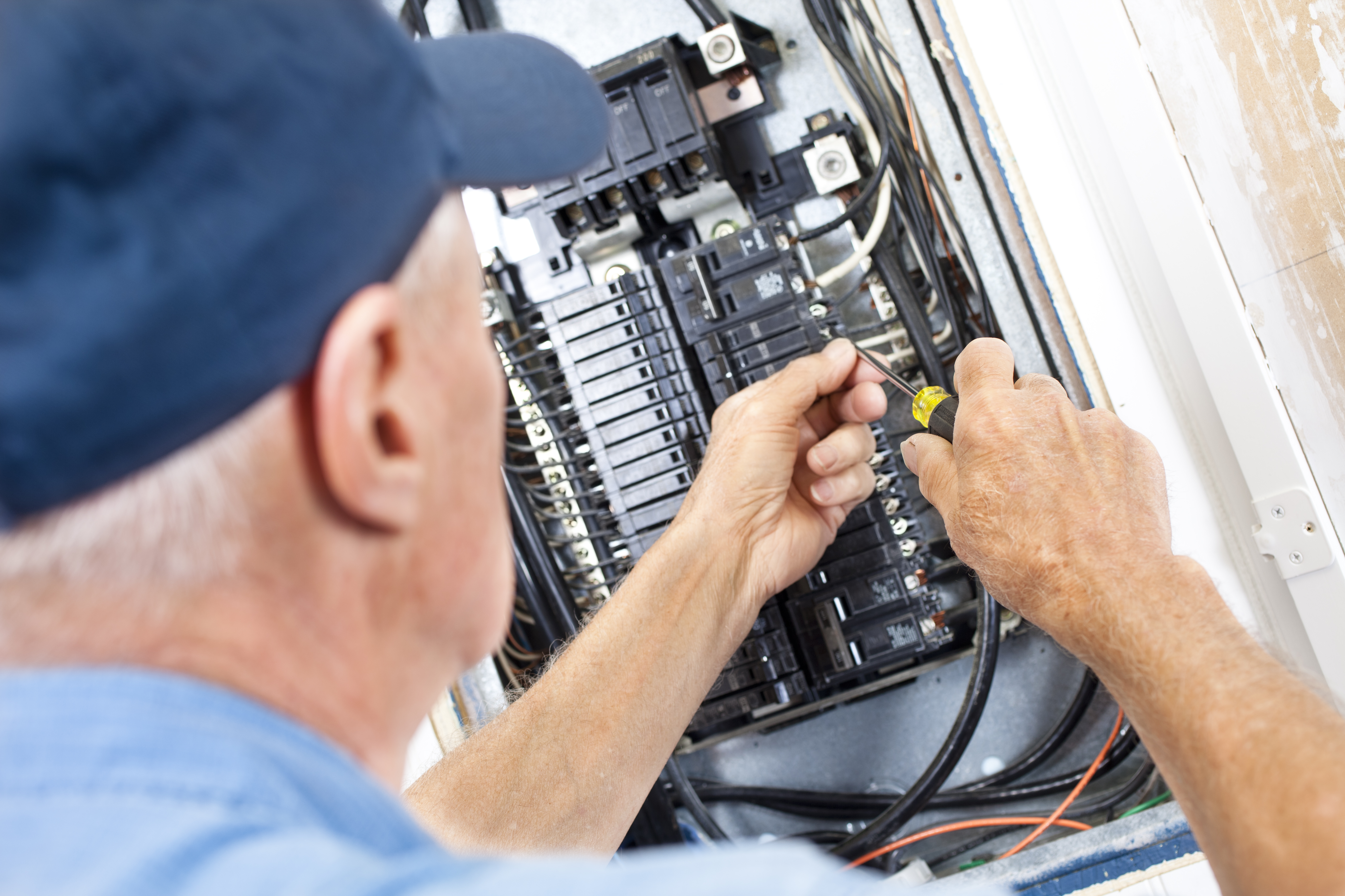 https://23800ufh.stage.cimm2.com//customerdocs/610/CATEGORY/IMG/circuitbreaker.jpg