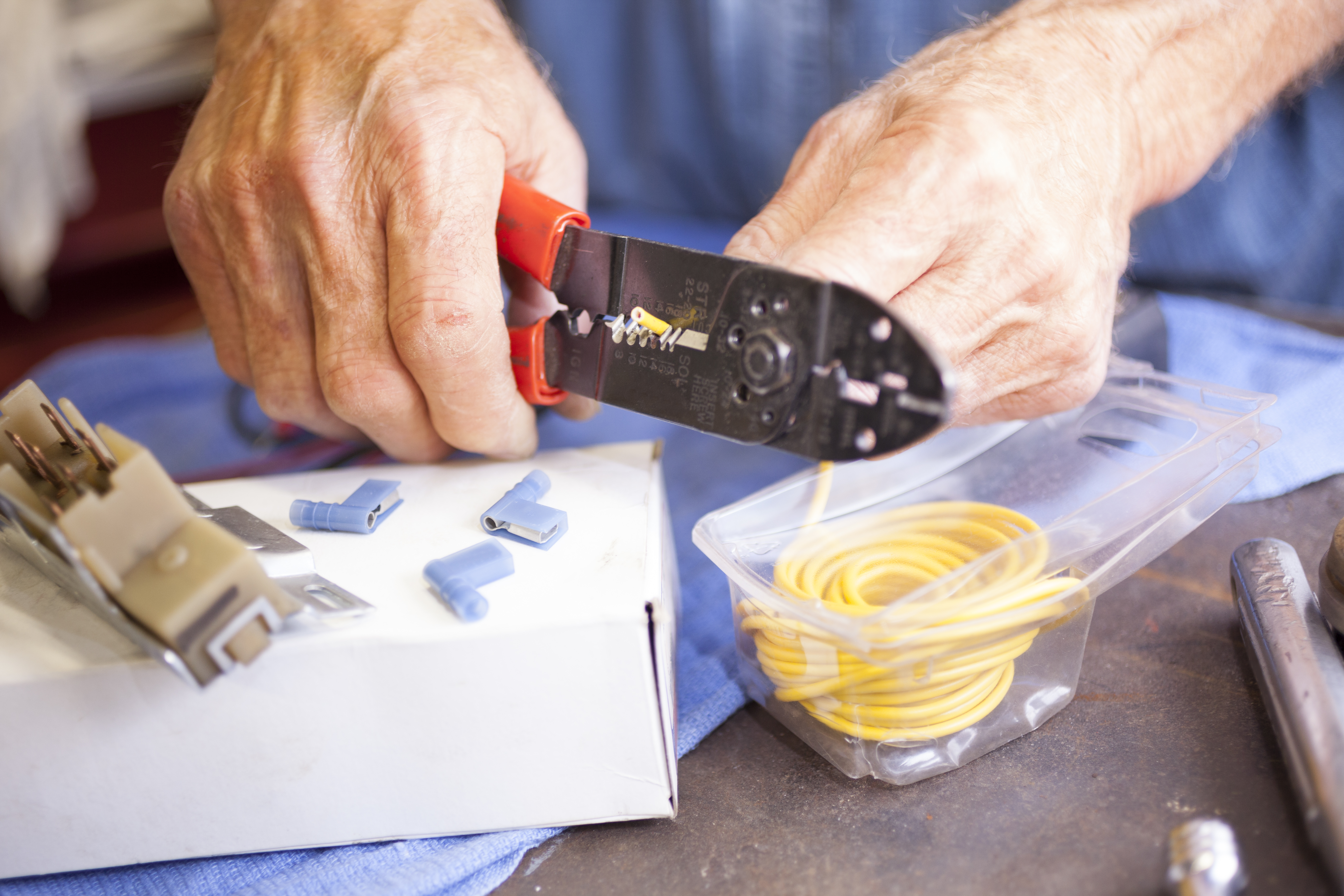 https://23800ufh.stage.cimm2.com//customerdocs/610/CATEGORY/IMG/crimping.jpg