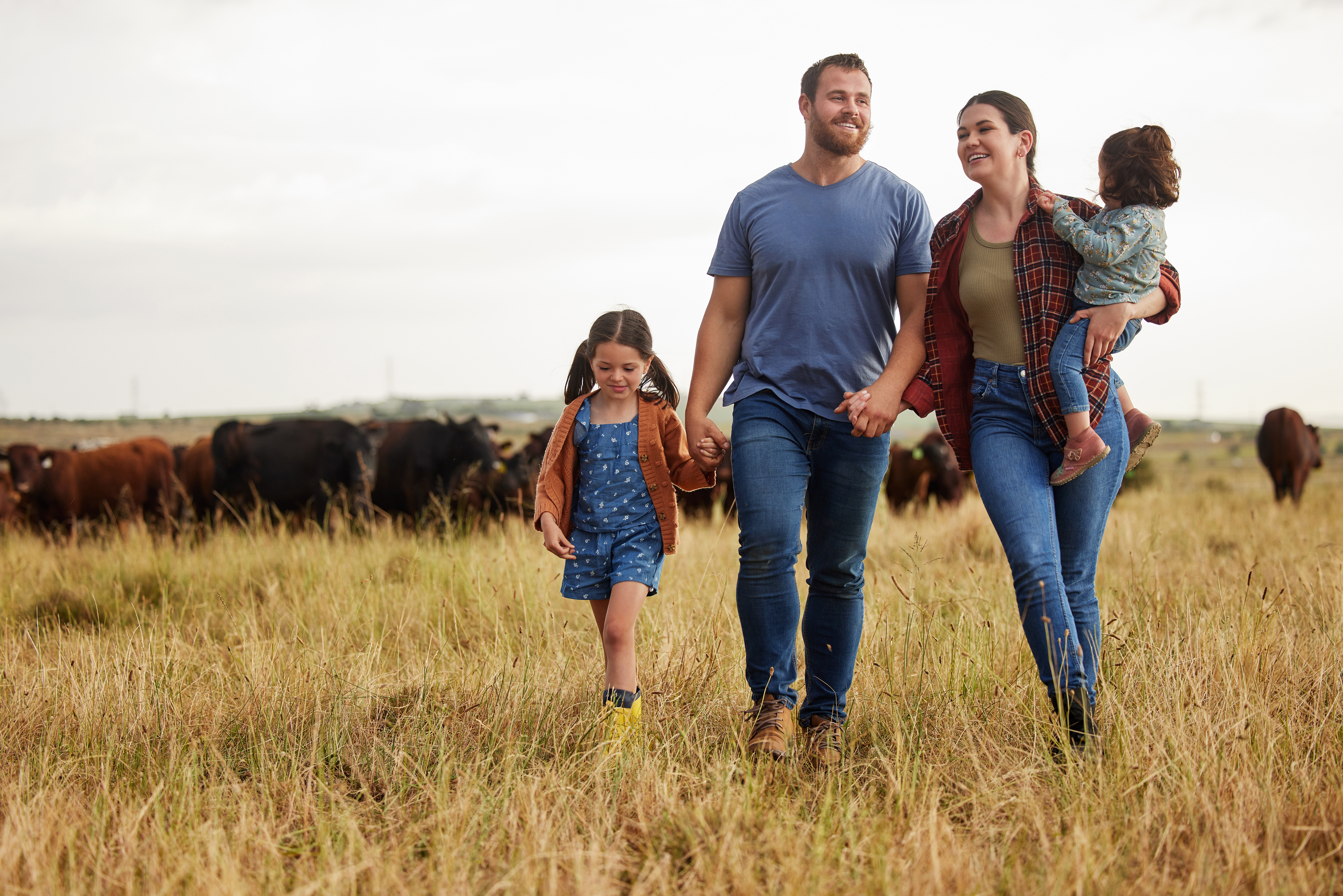 https://23800ufh.stage.cimm2.com//customerdocs/610/CATEGORY/IMG/farmfamily.jpg