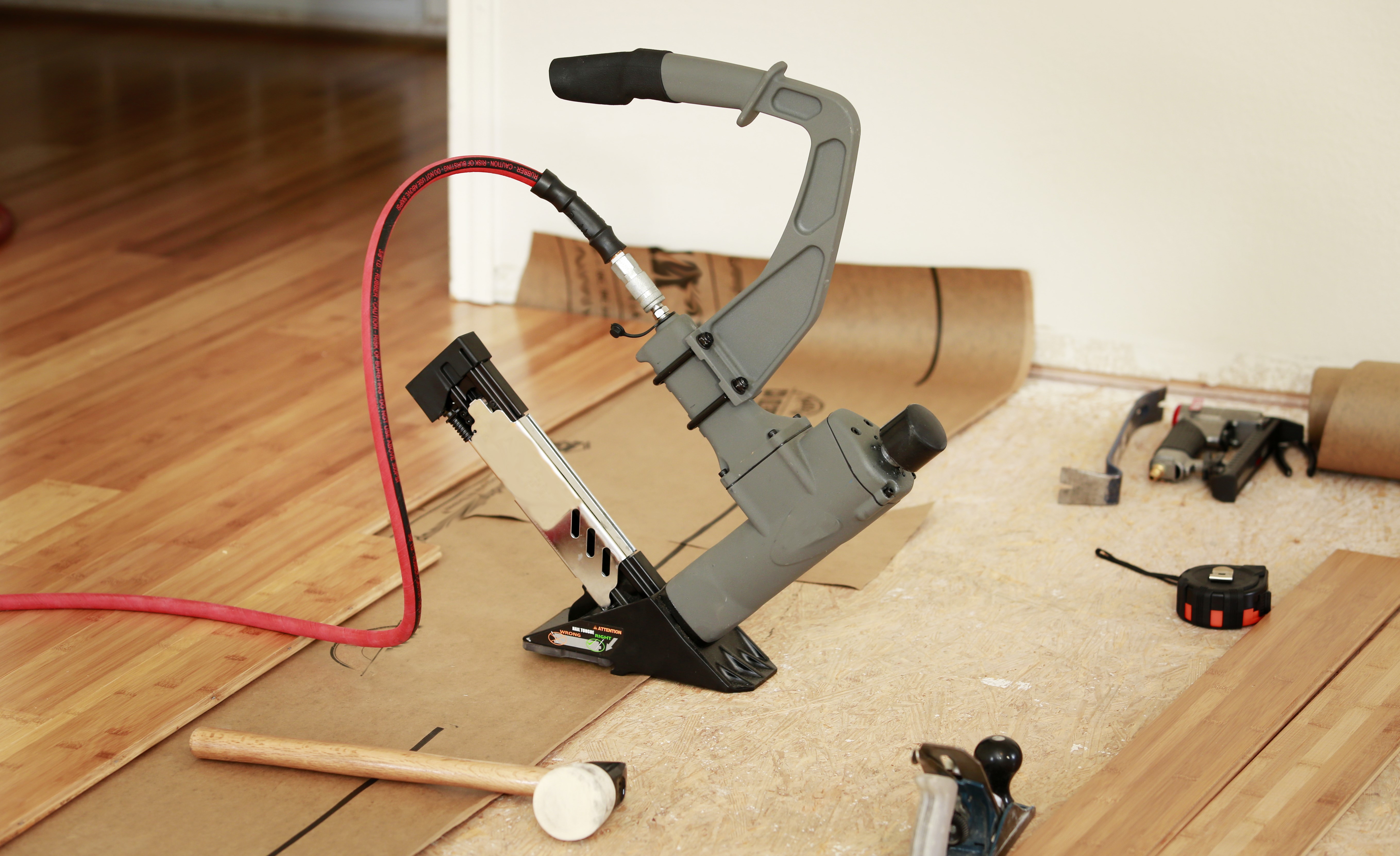https://23800ufh.stage.cimm2.com//customerdocs/610/CATEGORY/IMG/flooringtools2.jpg