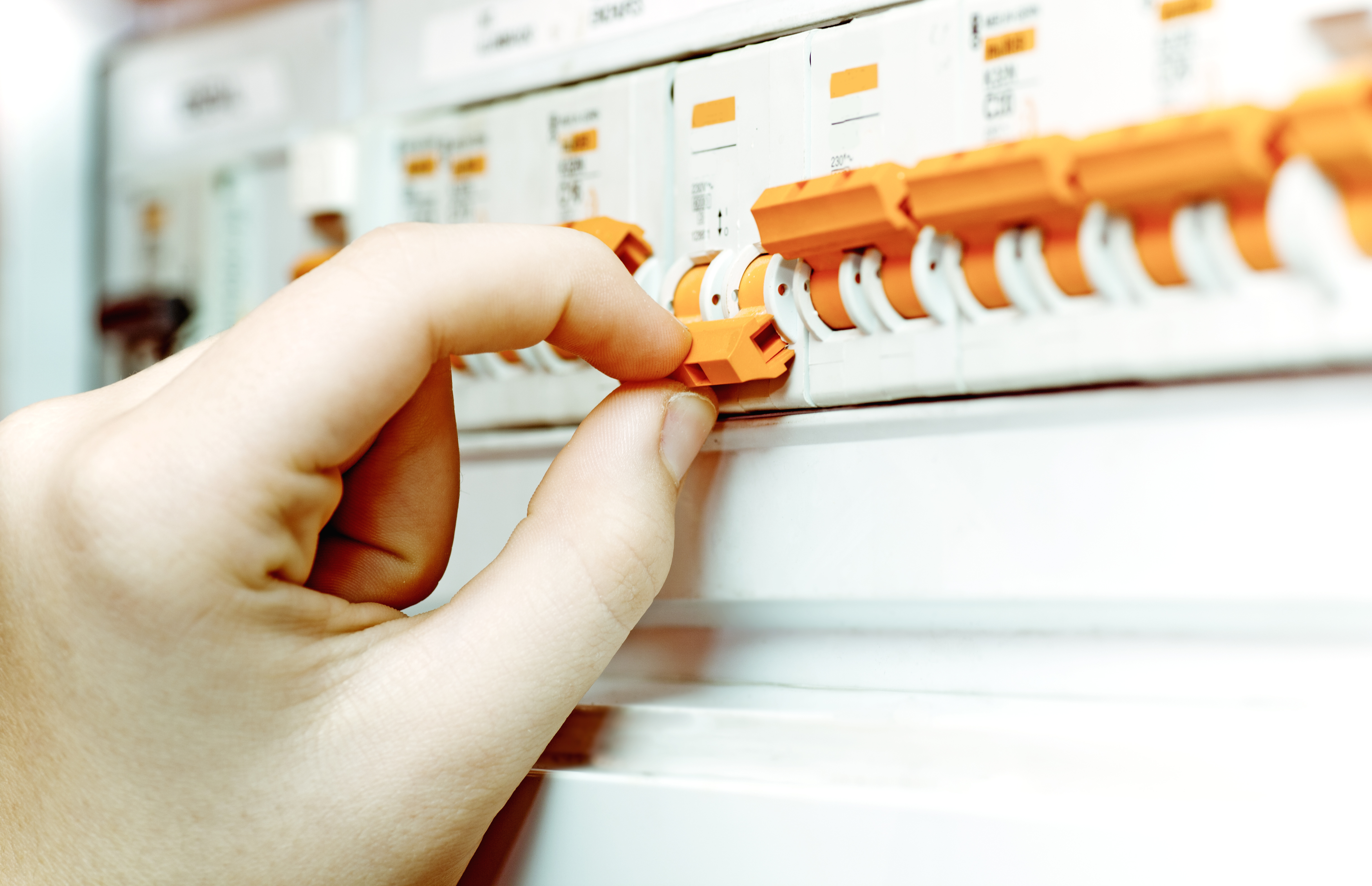 https://23800ufh.stage.cimm2.com//customerdocs/610/CATEGORY/IMG/fuses.jpg