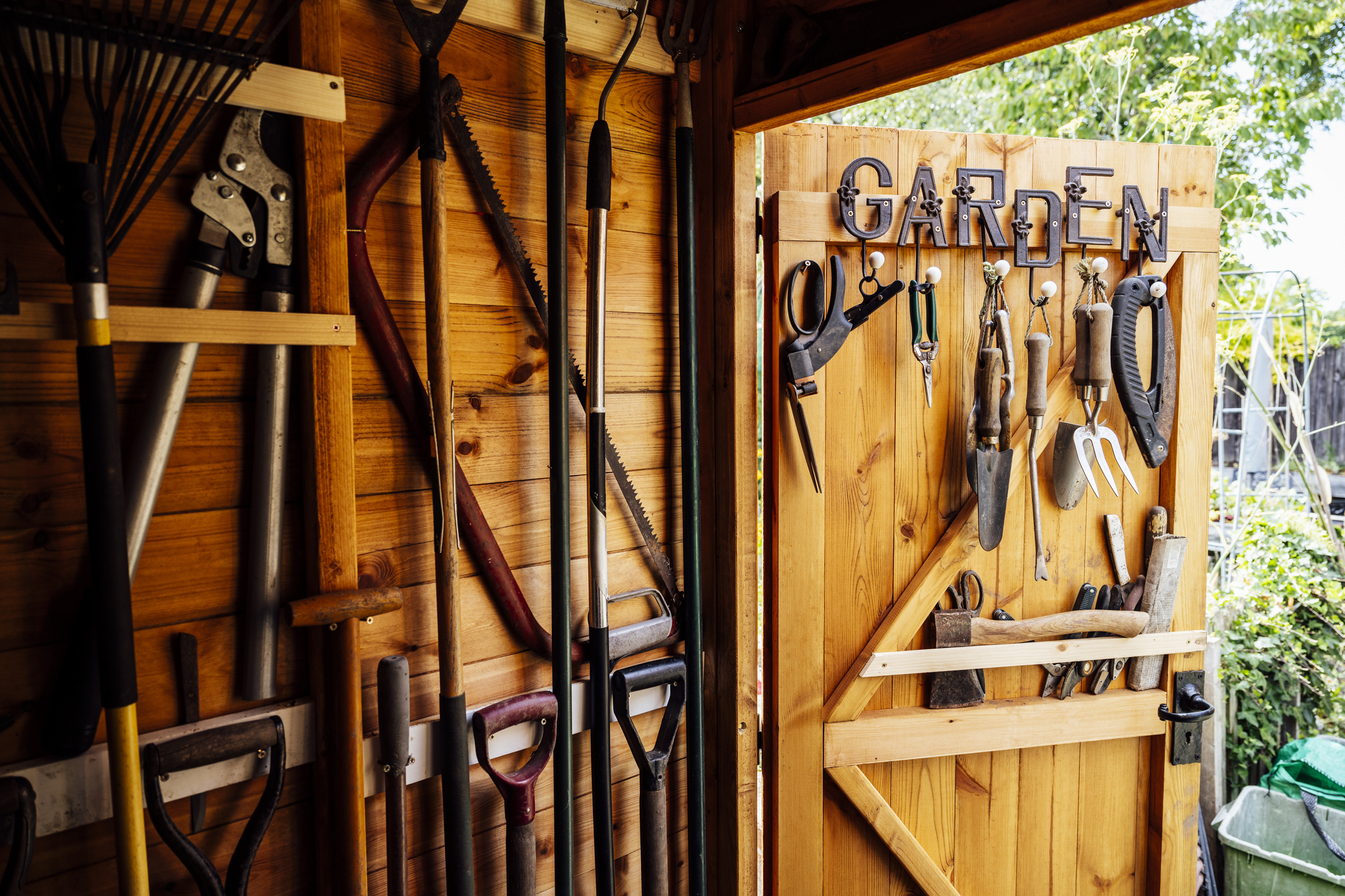 https://23800ufh.stage.cimm2.com//customerdocs/610/CATEGORY/IMG/gardentools.jpg
