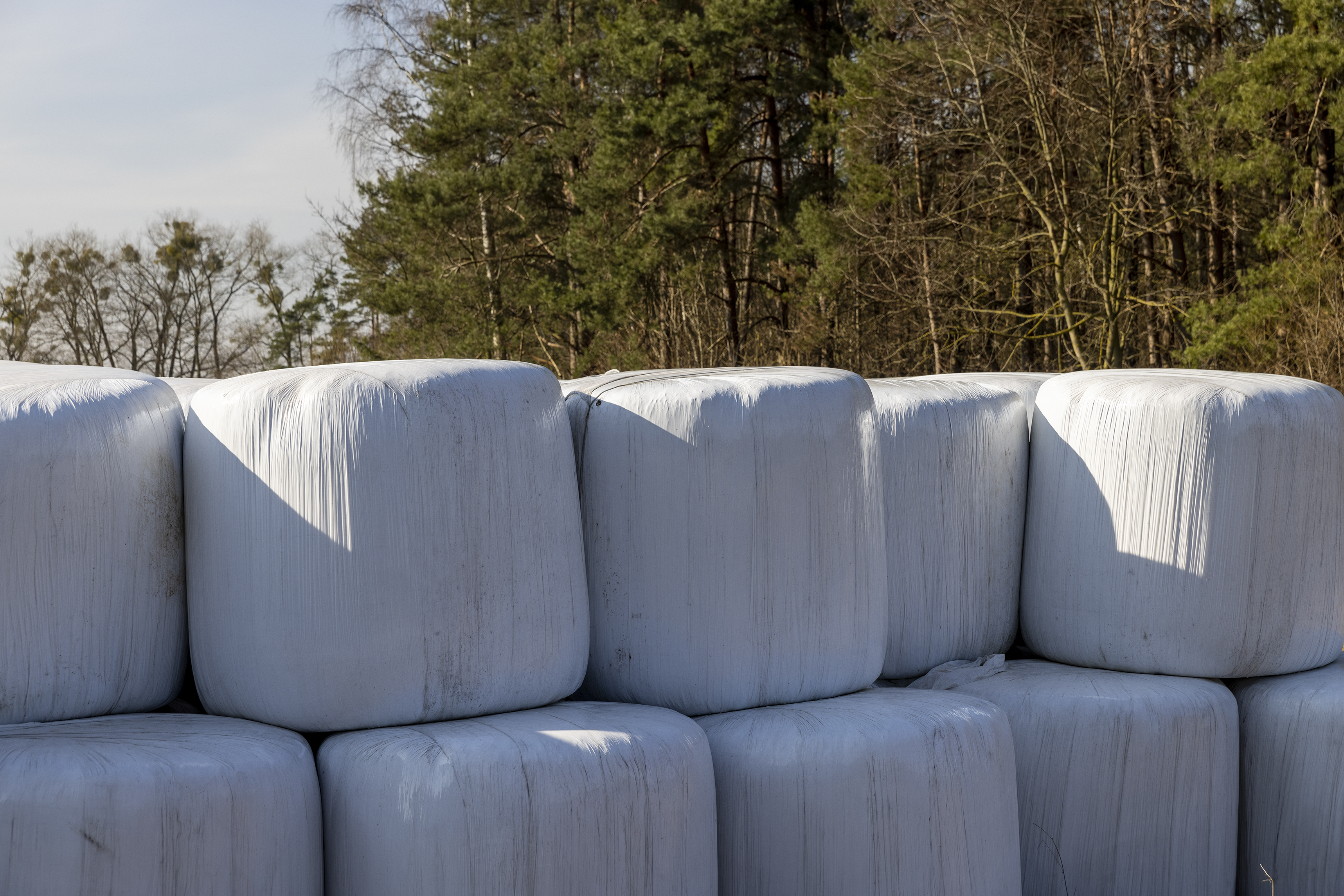 https://23800ufh.stage.cimm2.com//customerdocs/610/CATEGORY/IMG/haybags-1489515224.jpg