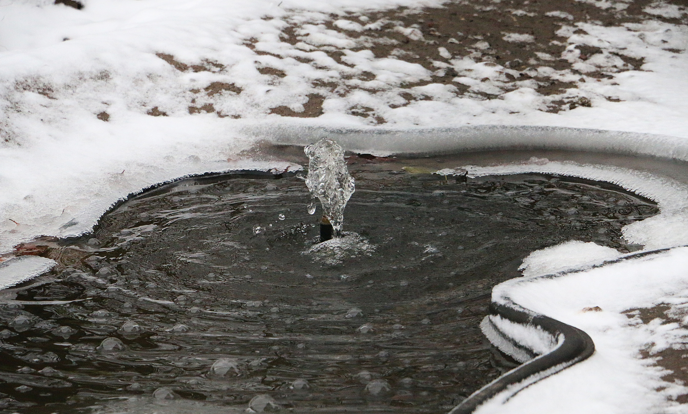 https://23800ufh.stage.cimm2.com//customerdocs/610/CATEGORY/IMG/ponddeicer.jpg