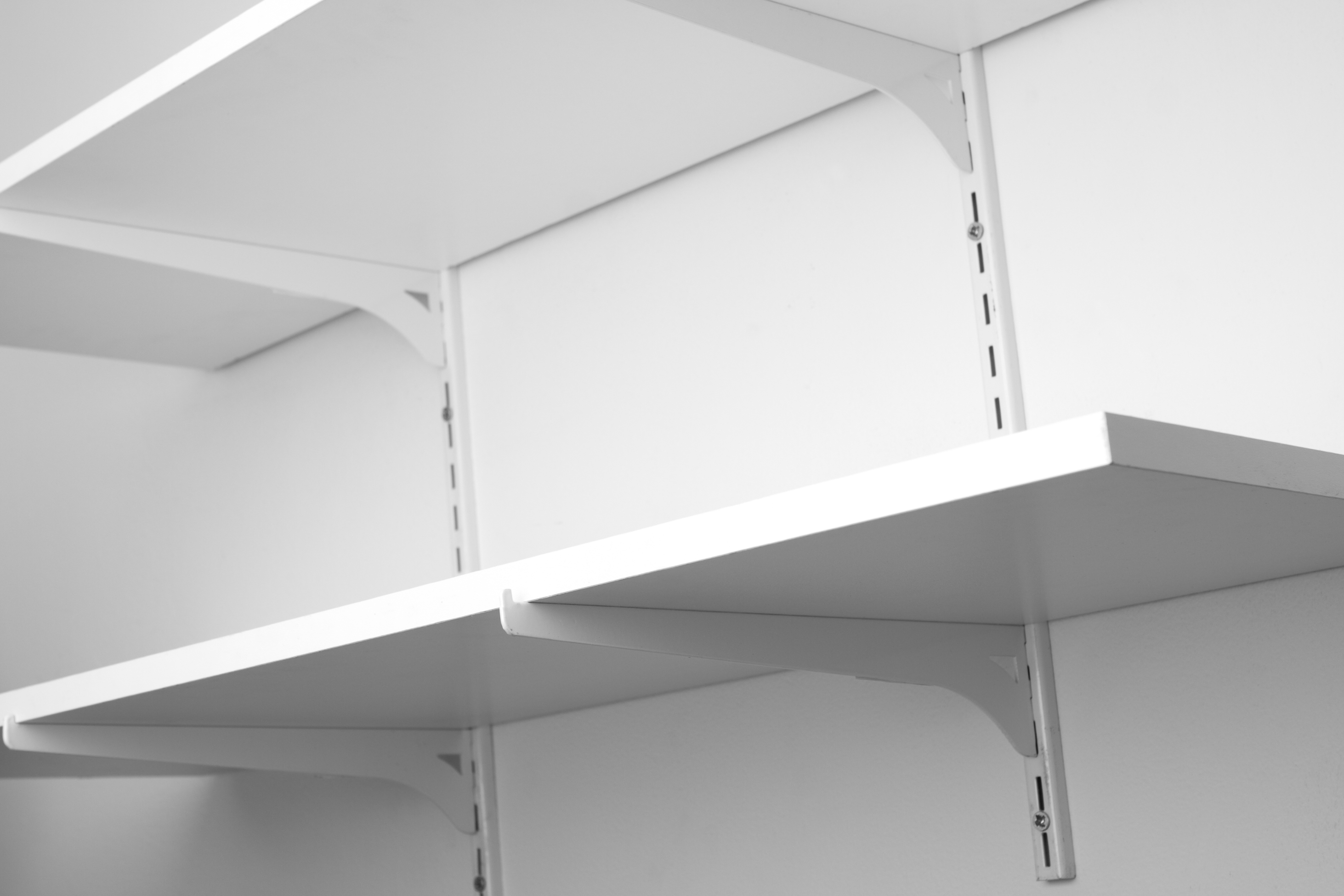 https://23800ufh.stage.cimm2.com//customerdocs/610/CATEGORY/IMG/shelfbracket2.jpg