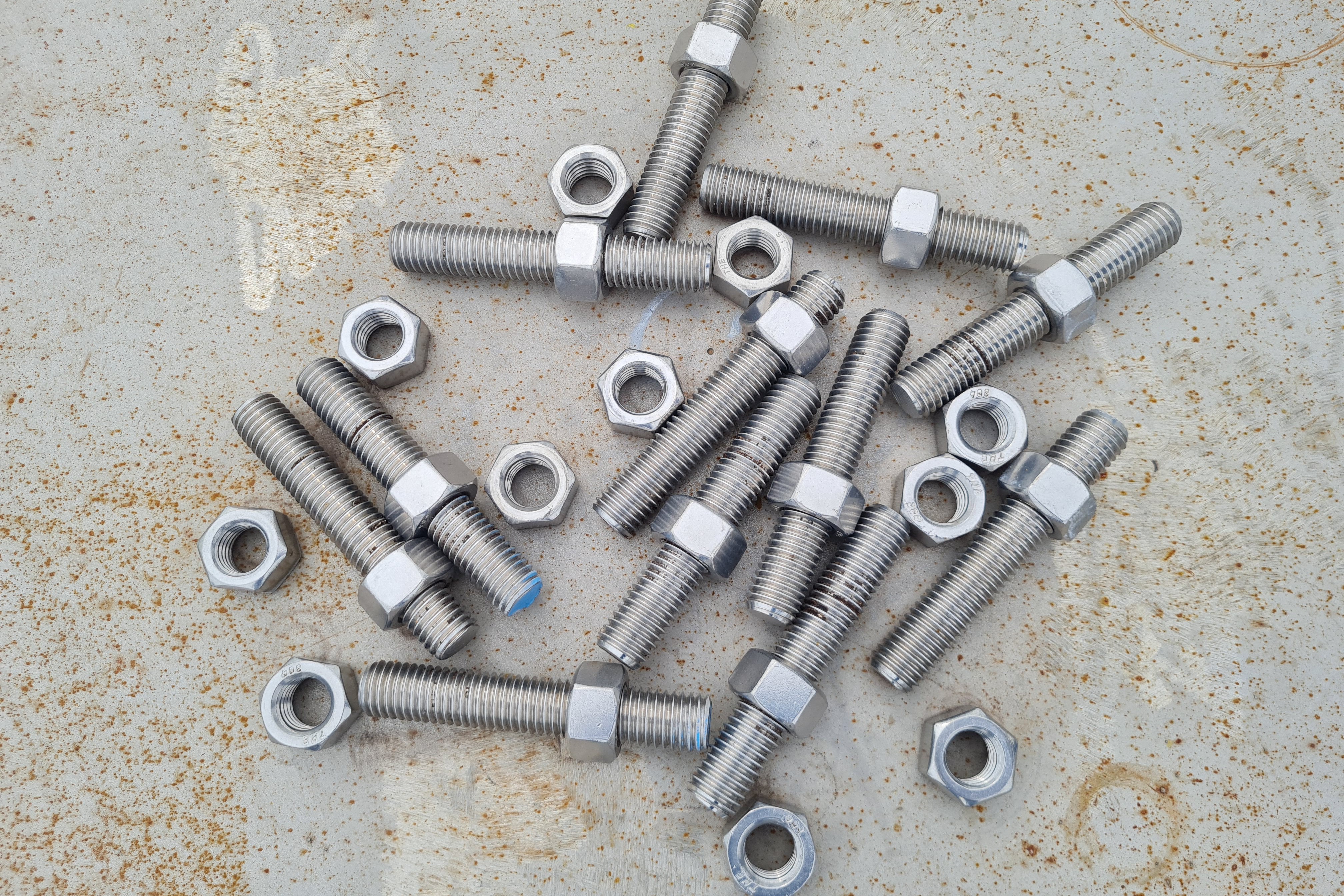 https://23800ufh.stage.cimm2.com//customerdocs/610/CATEGORY/IMG/threadedrods2.jpg