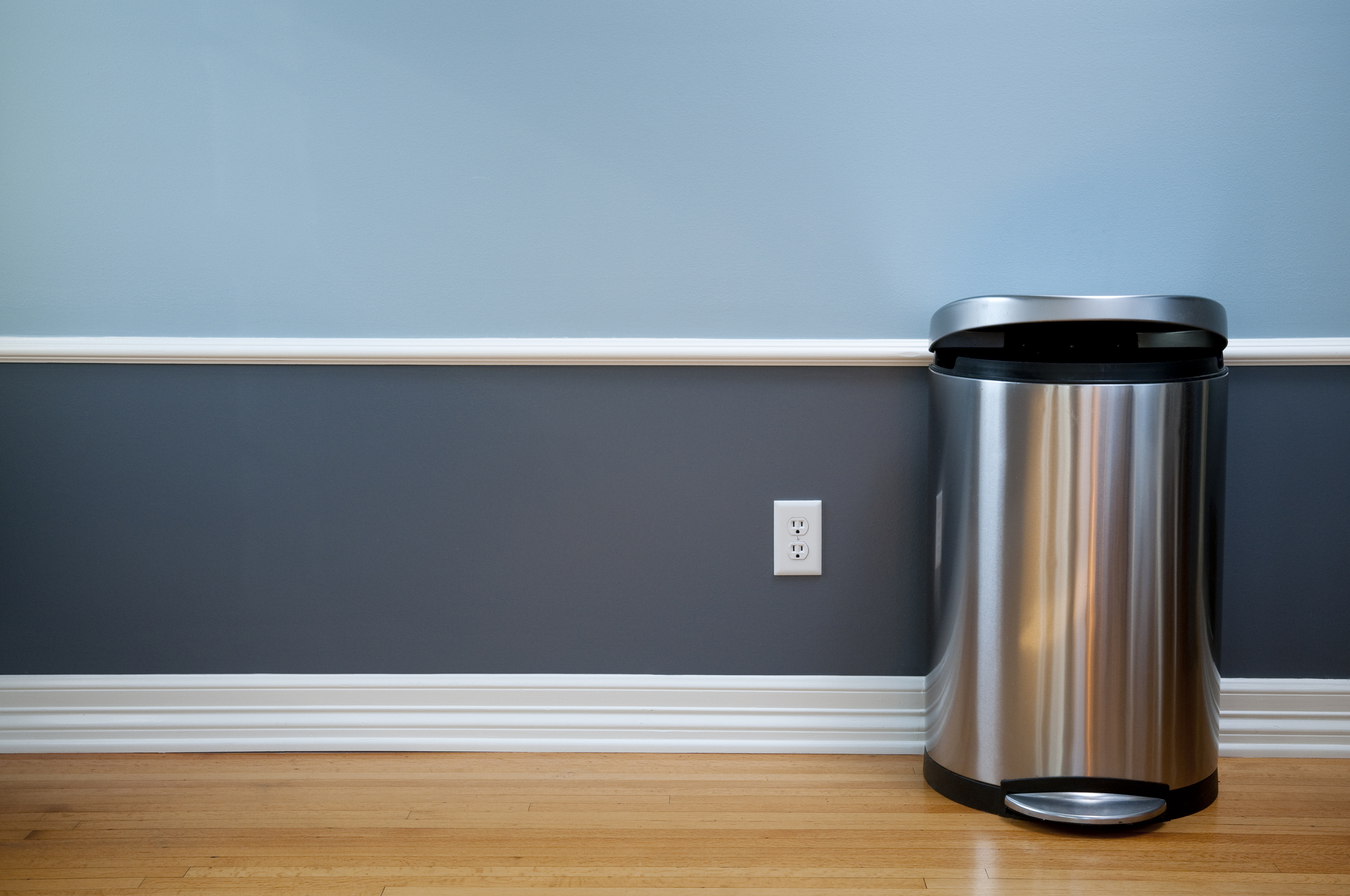 https://23800ufh.stage.cimm2.com//customerdocs/610/CATEGORY/IMG/trashcan.jpg