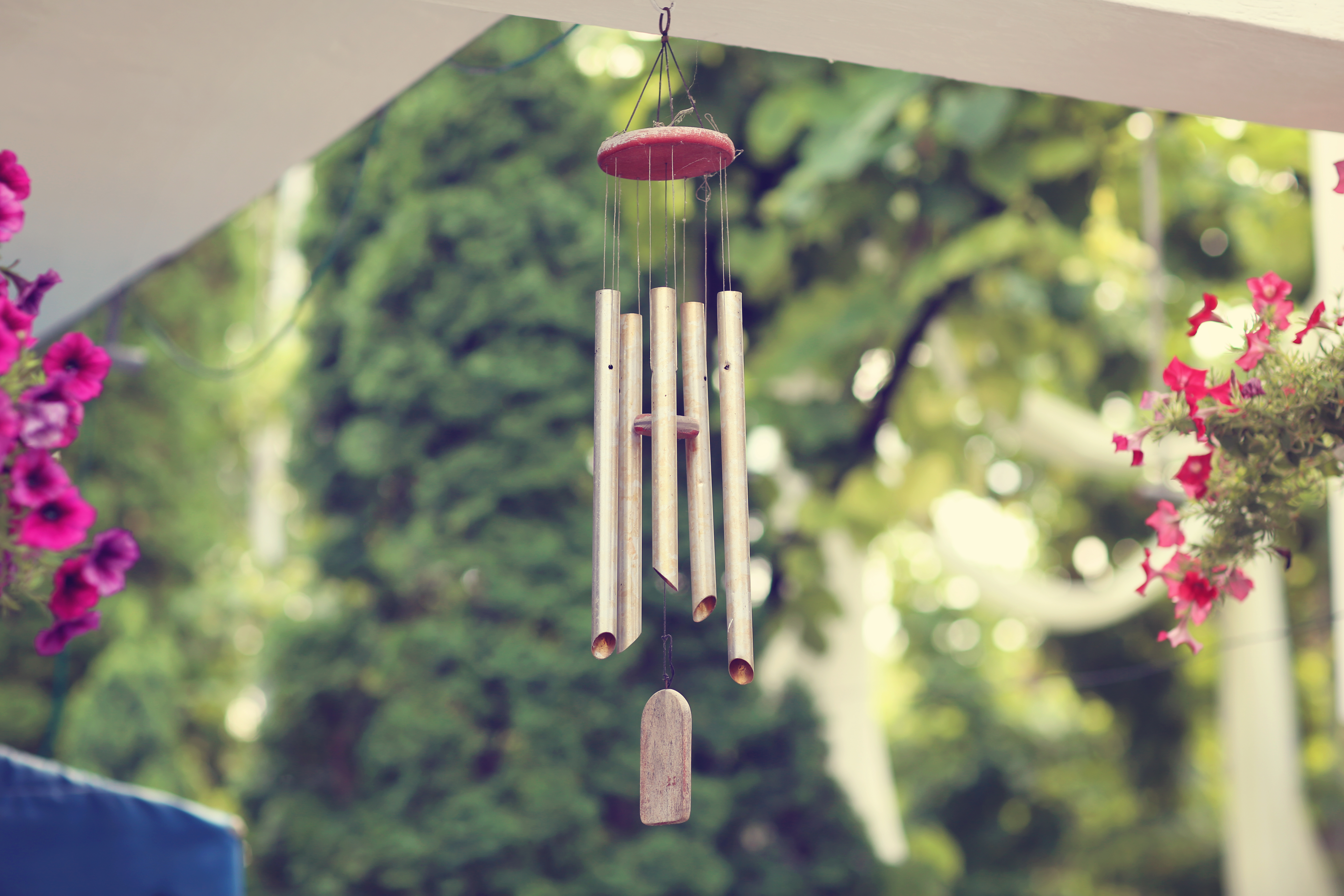 https://23800ufh.stage.cimm2.com//customerdocs/610/CATEGORY/IMG/windchimes3.jpg